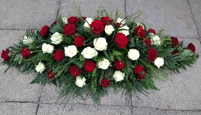 Roses casket Spray